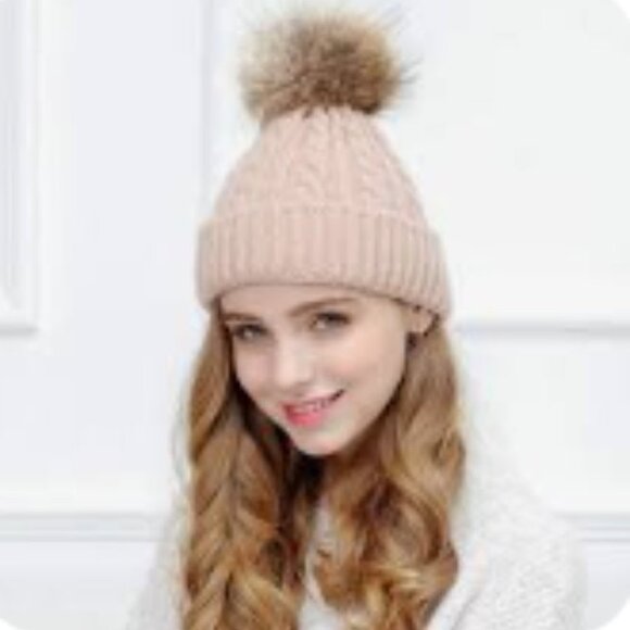 Ardene Nude Pink Knit Toque Beanie with Faux Fur Pom Pom OS - Picture 1 of 12